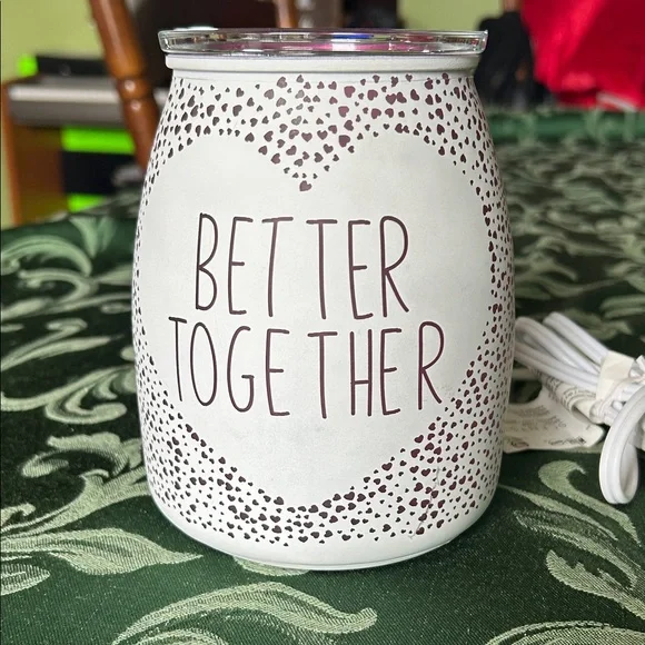 Scentsy BETTER TOGETHER large Warmer pink & white heart design beautiful - Picture 1 of 5